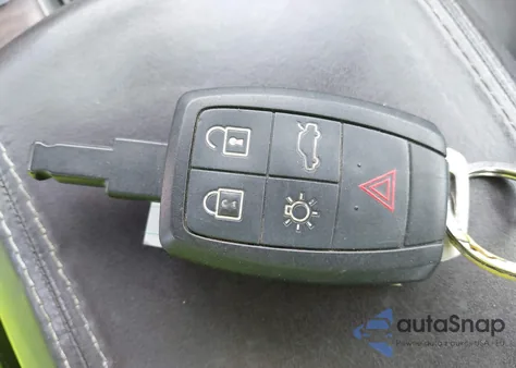 2011 Volvo C70 T5 from USA, damaged, VIN YV1672MC3BJ117889